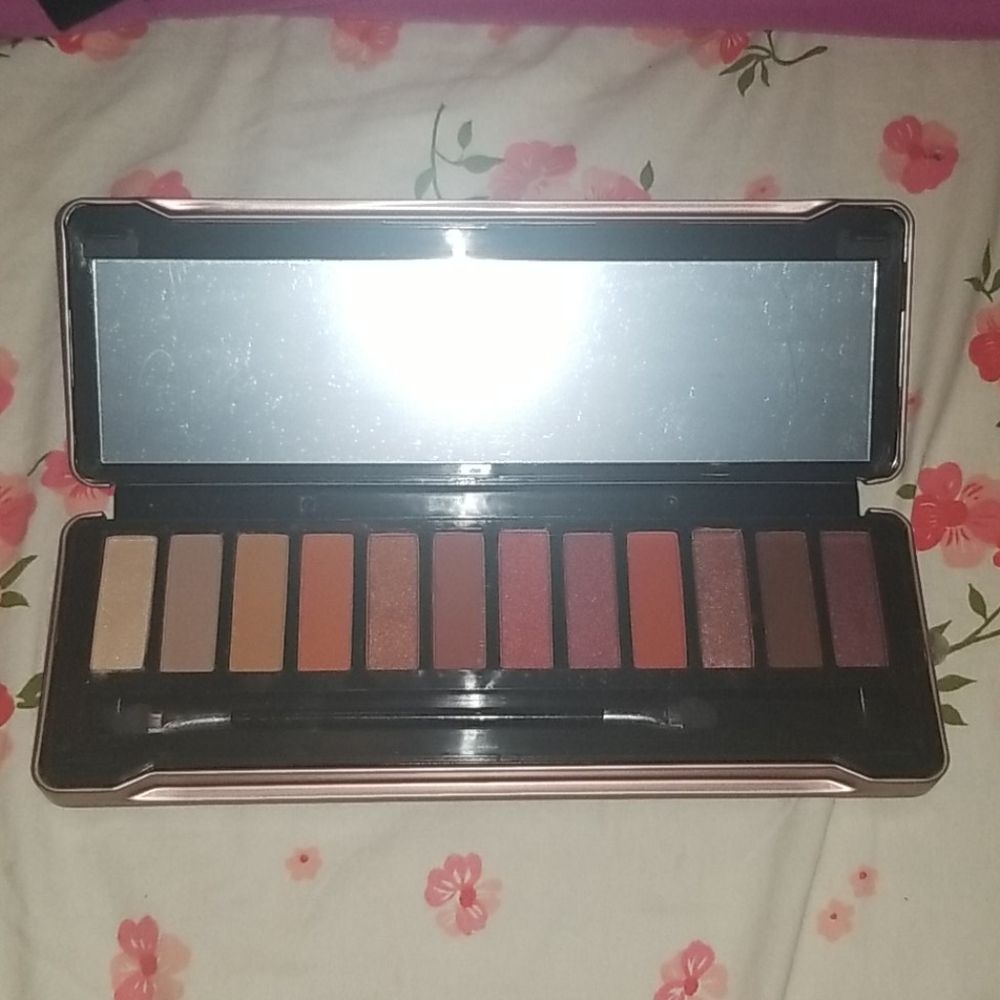 Color Story Heat Wave Palette